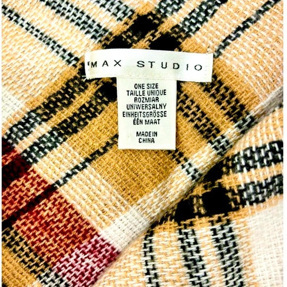 Max Studio plaid cape/ shawl with toggle closure. O/S - Picture 4 of 4